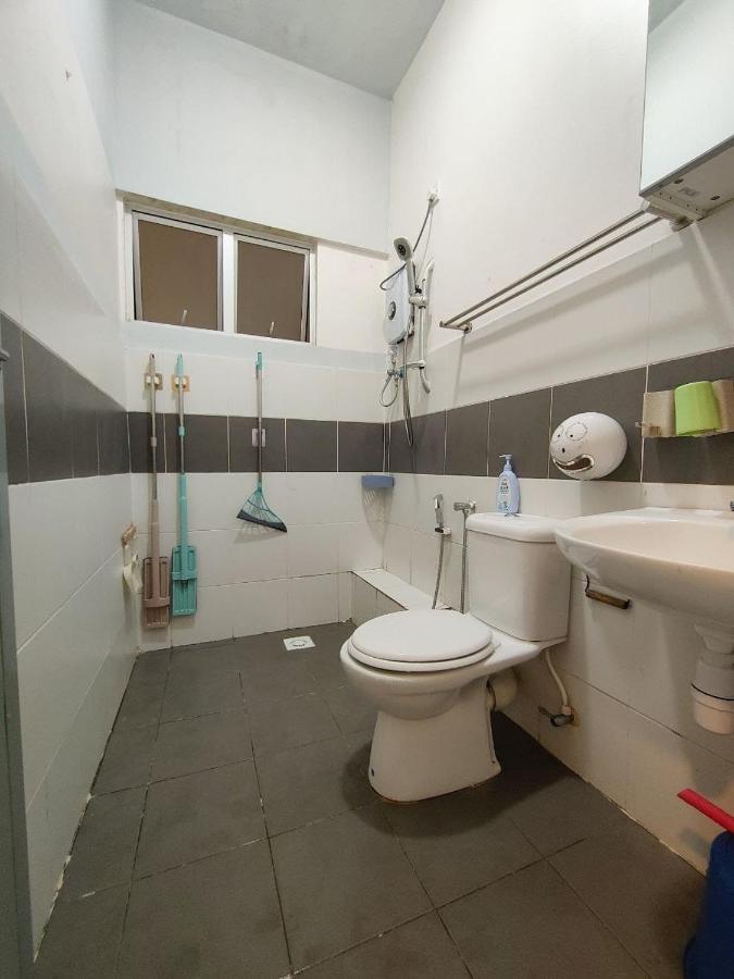 Fzhomestays In Apartment *